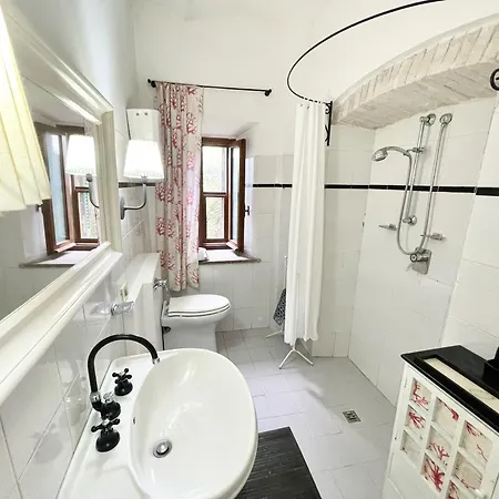 Ecstatic Views Around - Exc Villa, Pool Grounds - Pool House - 11 Guests Βίλα